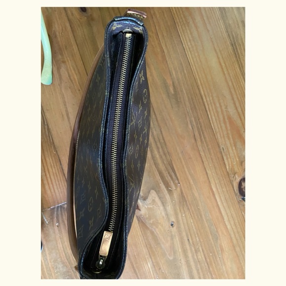 Louis Vuitton Looping GM - Picture 7 of 12